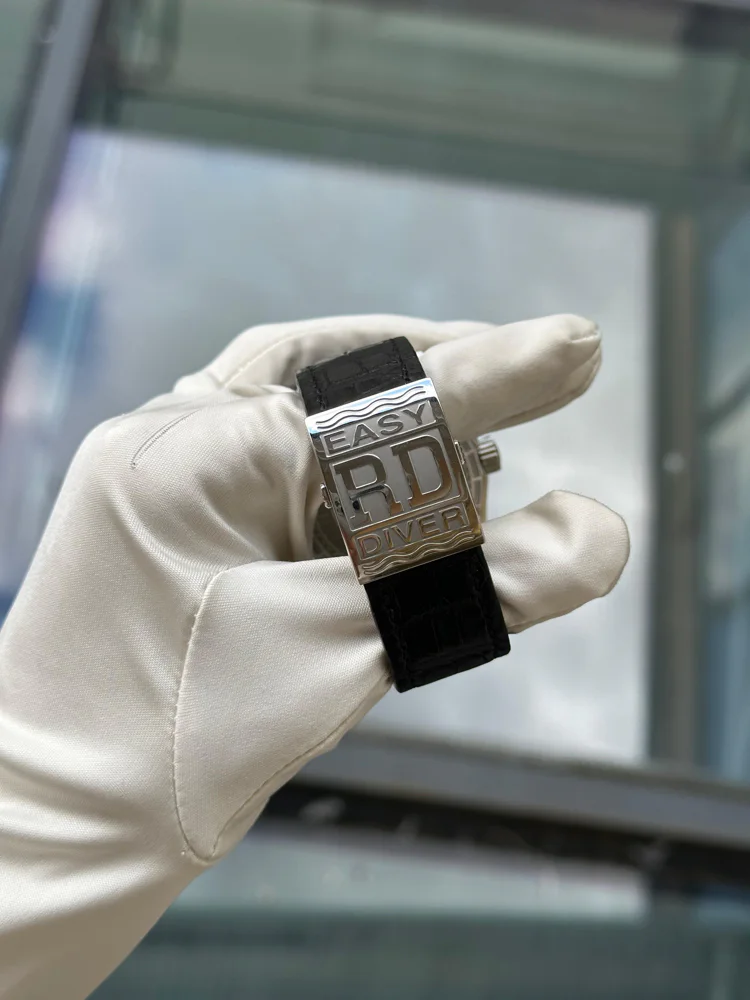 Roger Dubuis Easy Diver Steel and White Gold Bezel with Papers